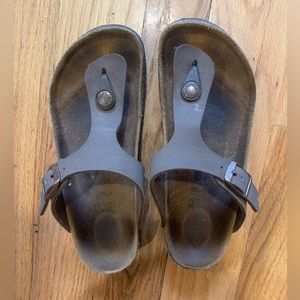 Birkenstock Gizeh Size 32 (Youth US Size 1)